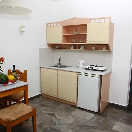 Camari Garden Апарт-отель Йеранион