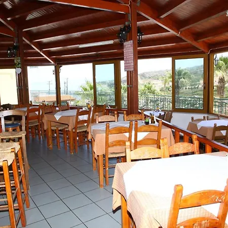 Camari Garden Jeráni Haníon